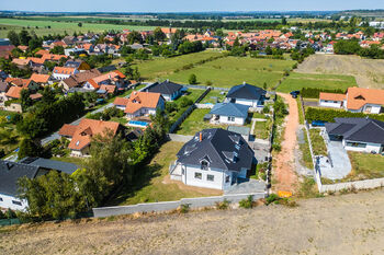 Prodej domu 179 m², Bříství