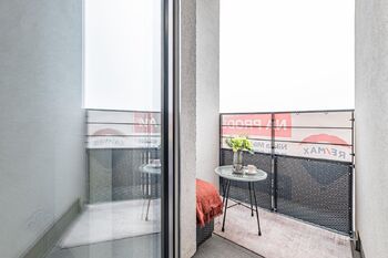 Prodej bytu 1+kk v osobním vlastnictví 49 m², Praha 9 - Letňany