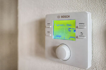 detail termostat - Prodej bytu 2+kk v osobním vlastnictví 45 m², Praha 10 - Vršovice