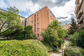 Prodej bytu 2+kk v osobním vlastnictví 45 m², Praha 10 - Vršovice
