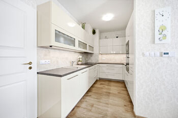 Kuchyně - Prodej bytu 3+kk v osobním vlastnictví 79 m², Hořovice