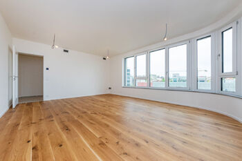Prodej bytu 1+kk v osobním vlastnictví 39 m², Praha 5 - Radlice