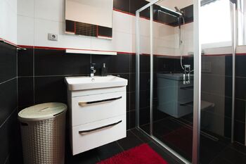 Koupelna - Prodej domu 177 m², Kostelní Hlavno