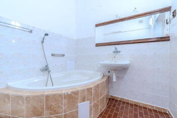 koupelna - Prodej bytu 2+1 v osobním vlastnictví 88 m², Ostrava