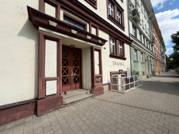 exterier vchod - Prodej bytu 2+1 v osobním vlastnictví 88 m², Ostrava