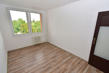 Ložnice č. 1 - Pronájem bytu 3+1 v družstevním vlastnictví 69 m², Neratovice