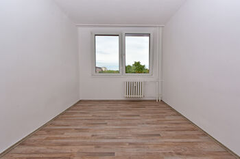 Ložnice č. 1 - Pronájem bytu 3+1 v družstevním vlastnictví 69 m², Neratovice