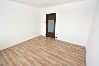 Ložnice č. 2 - Pronájem bytu 3+1 v družstevním vlastnictví 69 m², Neratovice