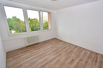 Ložnice č. 2 - Pronájem bytu 3+1 v družstevním vlastnictví 69 m², Neratovice