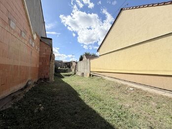 Prodej pozemku 208 m², Hostěrádky-Rešov