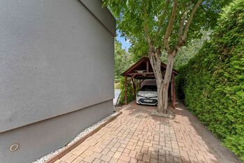 Kryté stání pro auto - Prodej domu 87 m², Mělník