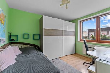Dětský pokoj/ložnice/pokoj v přízemí  - Prodej domu 87 m², Mělník