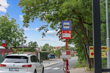 Veřejná doprava v pěší vzdáleností - Prodej domu 87 m², Mělník