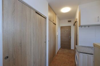 předsíň - Pronájem bytu 1+kk v osobním vlastnictví 36 m², Liberec