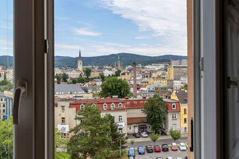 pohled z jídelny - Pronájem bytu 3+1 v osobním vlastnictví 64 m², Liberec