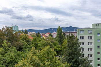 pohled z lodžie - Pronájem bytu 3+1 v osobním vlastnictví 64 m², Liberec