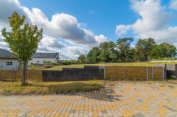 Prodej pozemku 1458 m², Zruč-Senec