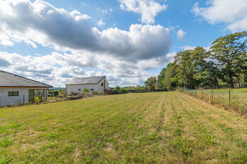 Prodej pozemku 1458 m², Zruč-Senec