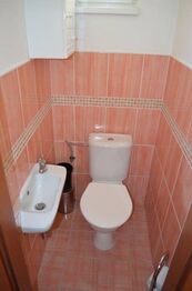 1NP - WC - Pronájem domu 289 m², Praha 9 - Kbely