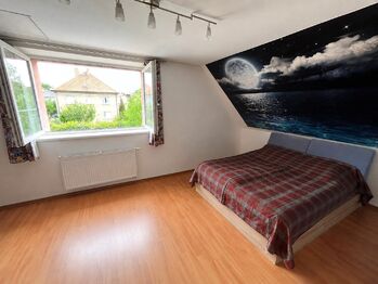 2NP - pokoj - Pronájem domu 289 m², Praha 9 - Kbely