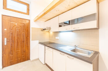 Prodej bytu 1+kk v osobním vlastnictví 19 m², Praha 5 - Smíchov