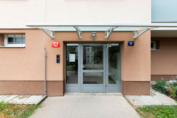 Prodej bytu 1+kk v osobním vlastnictví 29 m², Praha 4 - Hodkovičky