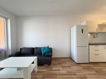 Pronájem bytu 1+kk v osobním vlastnictví 36 m², Praha 10 - Uhříněves