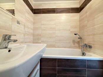 Pronájem bytu 1+kk v osobním vlastnictví 36 m², Praha 10 - Uhříněves