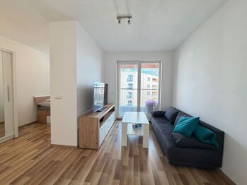 Pronájem bytu 1+kk v osobním vlastnictví 36 m², Praha 10 - Uhříněves