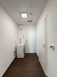 Pronájem bytu 1+kk v osobním vlastnictví 36 m², Praha 10 - Uhříněves