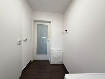 Pronájem bytu 1+kk v osobním vlastnictví 36 m², Praha 10 - Uhříněves
