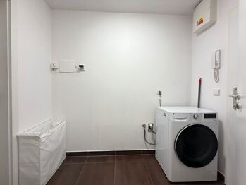 Pronájem bytu 1+kk v osobním vlastnictví 36 m², Praha 10 - Uhříněves