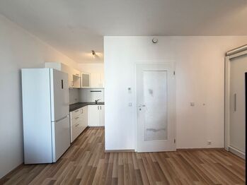 Pronájem bytu 1+kk v osobním vlastnictví 36 m², Praha 10 - Uhříněves