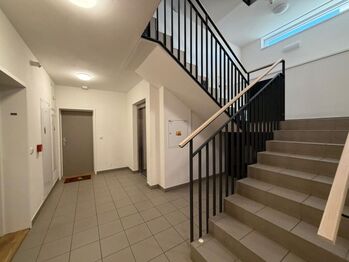 Pronájem bytu 1+kk v osobním vlastnictví 36 m², Praha 10 - Uhříněves