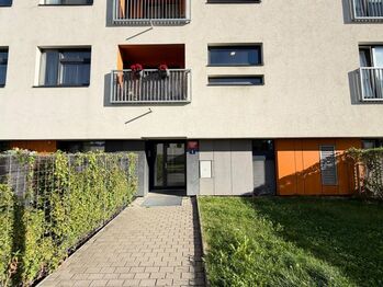 Pronájem bytu 1+kk v osobním vlastnictví 36 m², Praha 10 - Uhříněves