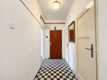 Chodba - Pronájem bytu 3+1 v osobním vlastnictví 70 m², Praha 10 - Vršovice