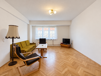 Obývací pokoj - Pronájem bytu 3+1 v osobním vlastnictví 70 m², Praha 10 - Vršovice 