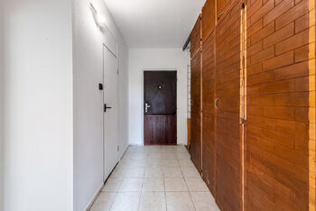 Předsíň - Prodej bytu 2+kk v družstevním vlastnictví 40 m², Praha 9 - Prosek