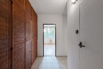 Předsíň - Prodej bytu 2+kk v družstevním vlastnictví 40 m², Praha 9 - Prosek