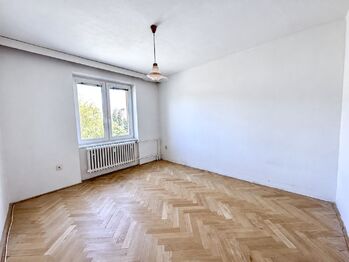 Pokoj s výhledem do zeleně - Prodej bytu 2+1 v osobním vlastnictví 50 m², Vsetín
