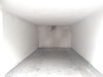 Pronájem garáže 301 m², Praha 10 - Vršovice