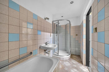 Koupelna - Prodej chaty / chalupy 90 m², Chotěvice