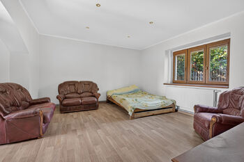 Prodej domu 160 m², Holubice