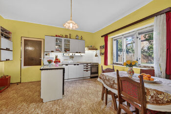 Prodej domu 160 m², Holubice