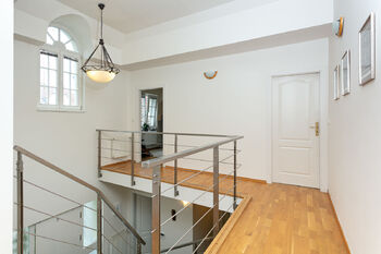 Pronájem domu 302 m², Praha 6 - Nebušice