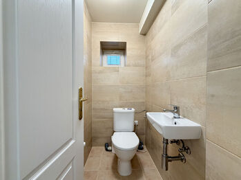 Pronájem domu 302 m², Praha 6 - Nebušice