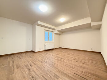 Pronájem domu 302 m², Praha 6 - Nebušice