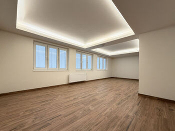 Pronájem domu 302 m², Praha 6 - Nebušice