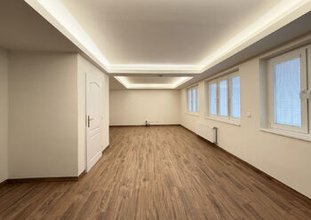 Pronájem domu 302 m², Praha 6 - Nebušice