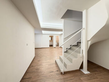 Pronájem domu 302 m², Praha 6 - Nebušice
